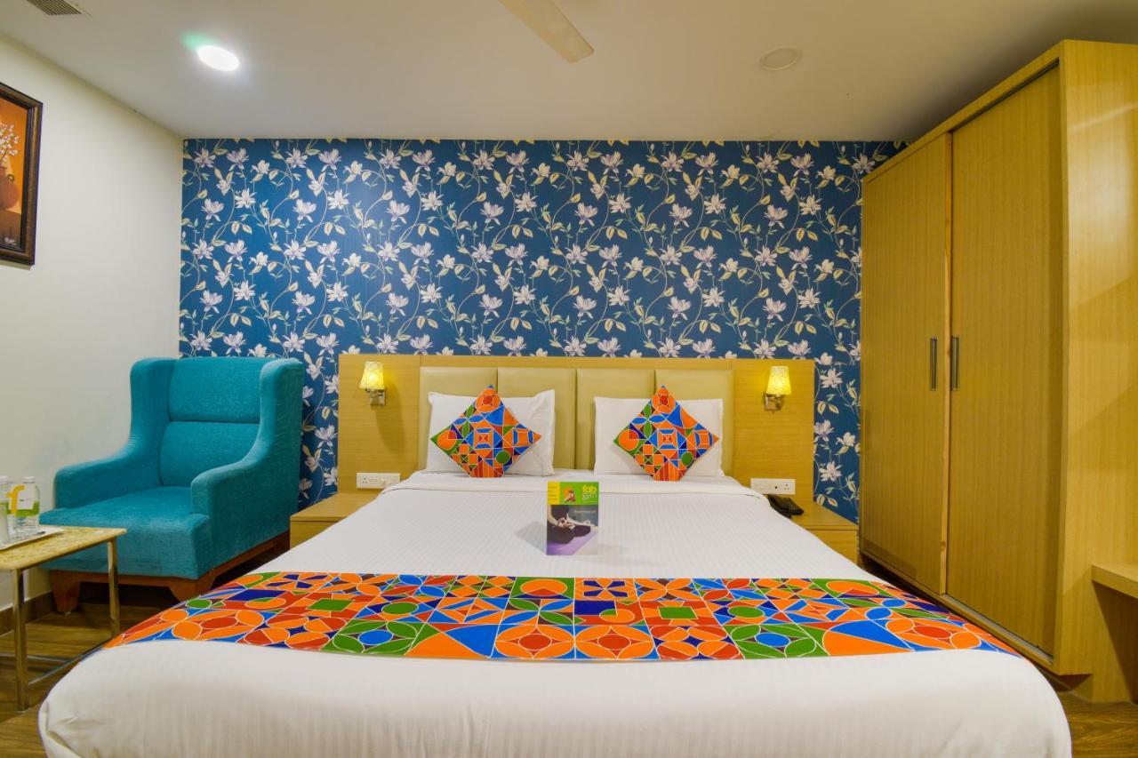 Hotel Raintr33 Hyderabad Eksteriør bilde